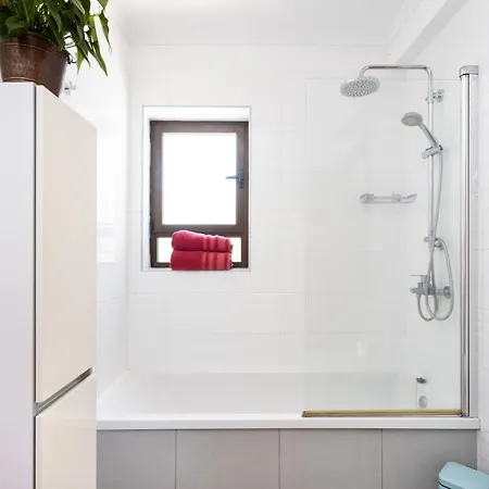 דירה Luxury Seaside Retreat סן מיגל דה אבונה