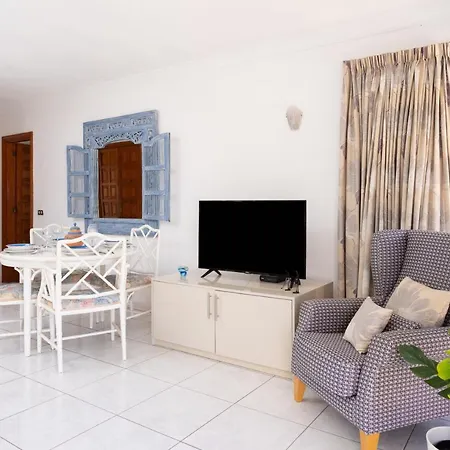 Luxury Seaside Retreat